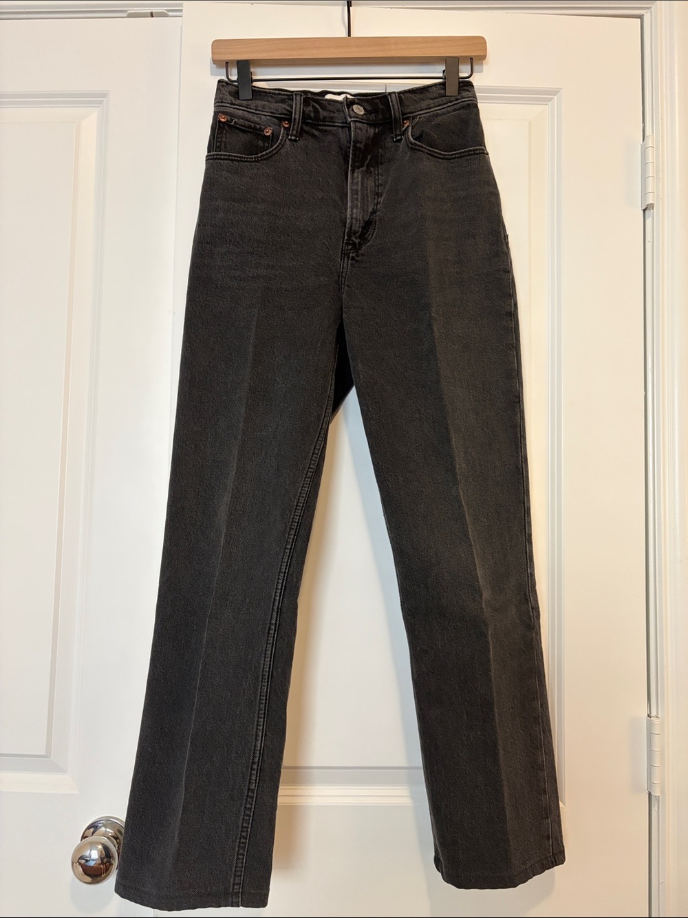 A&F ‘90s Straight Ultra High Rise Size 25/0 HEMMED TO ANKLE-LENGTH